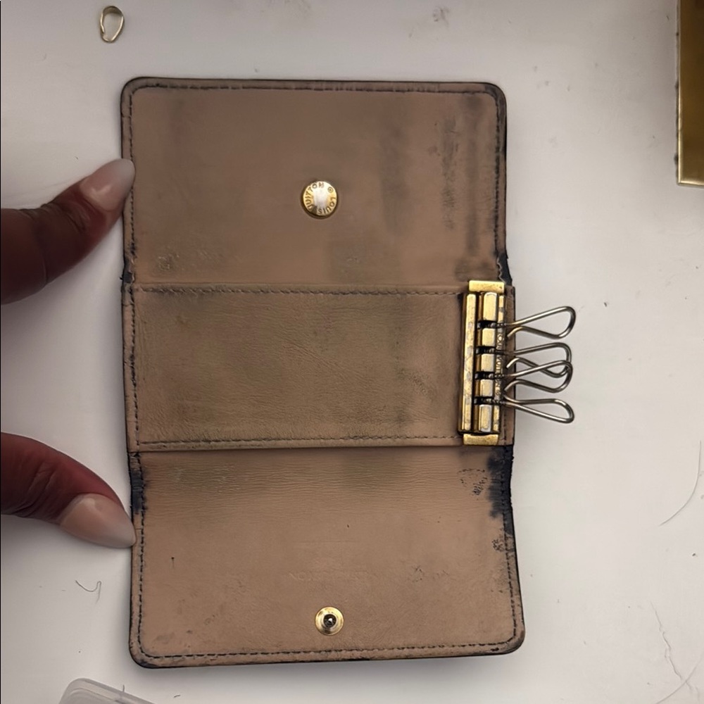 Louis Vuitton Black Key Holder - Picture 4 of 6